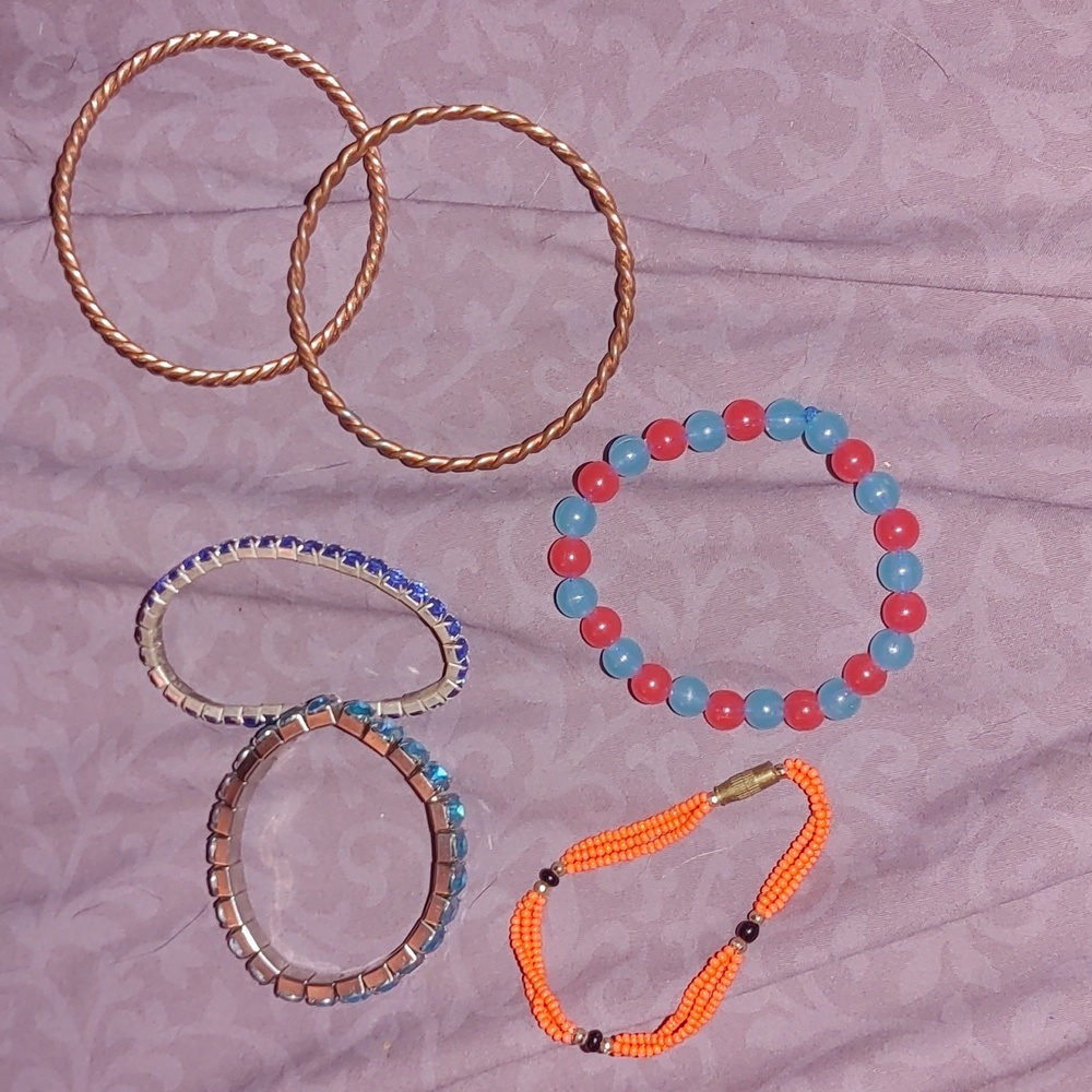 6 assorted bracelets - Picture 2 of 8